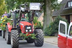 Etzer-Bund-Trecker-mit-Jugend